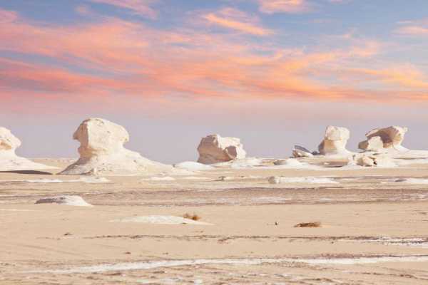 4 Days trip to the Pyramids and the white desert from Cairo