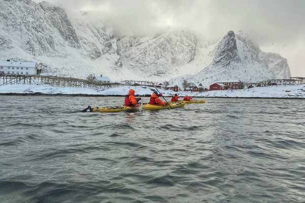 Lofoten | Winter kayaking in Reinefjorden