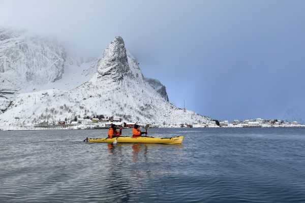 Lofoten | Winter kayaking in Reinefjorden