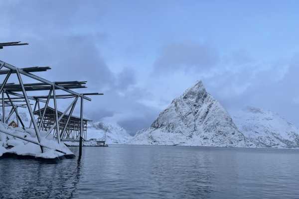 Lofoten | Winter kayaking in Reinefjorden