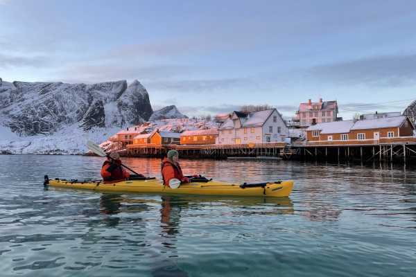 Lofoten | Winter kayaking in Reinefjorden