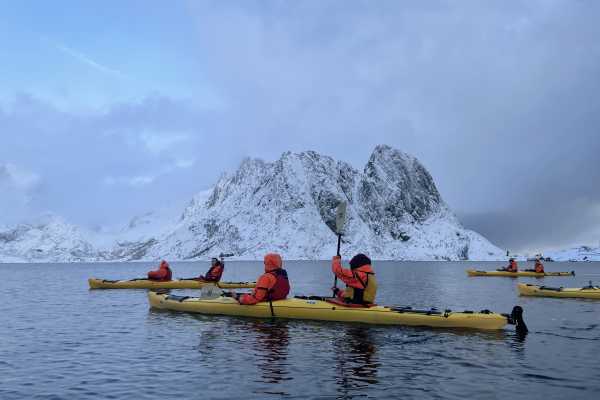 Lofoten | Winter kayaking in Reinefjorden