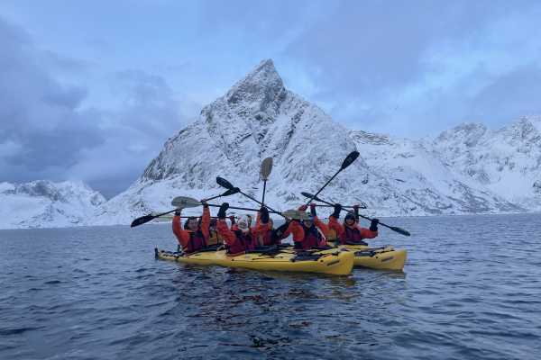 Lofoten | Winter kayaking in Reinefjorden