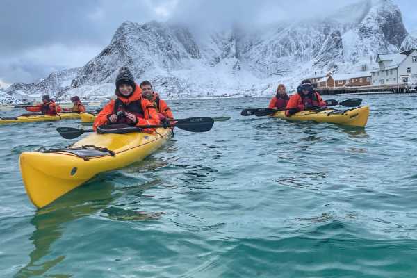 Lofoten | Winter kayaking in Reinefjorden