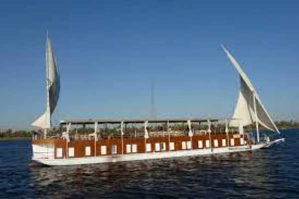African Queen NILE Dahabyia