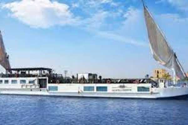 Amoura Dahabiya Nile Cruise