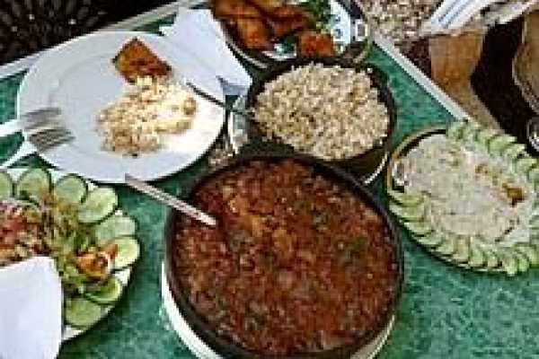 Food Tour: Local Traditional Food with a Local Egyptian Family