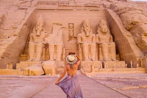 Trip to Abu Simbel by Coach from Aswan