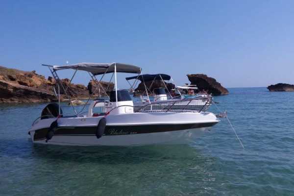 Scala dei Turchi: Escursione privata in barca con aperitivo a bordo
