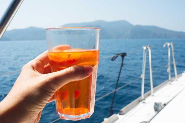 Scala dei Turchi: Escursione privata in barca con aperitivo a bordo