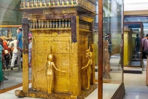 Day tour to the Egyptian Museum and Old Cairo