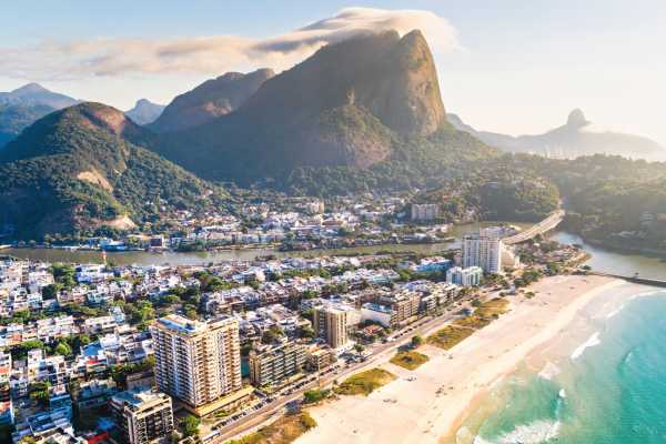 Pedra da G&aacute;vea Hiking Trail Experience