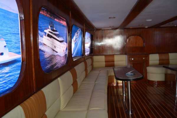 private Snorkeling boat trip from Makadi to the Dolphin house.