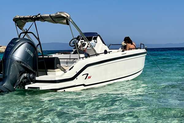 Blue Lagoon Cruise with captain, COMPASS 7s speedboat
