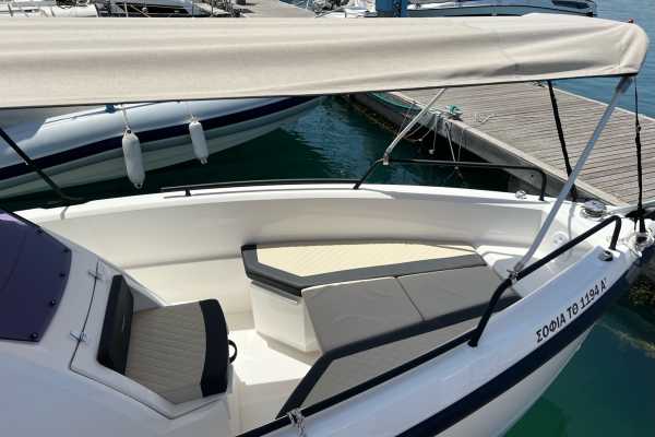 Blue Lagoon Cruise with captain, COMPASS 7s speedboat