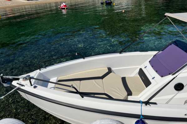 Blue Lagoon Cruise with captain, COMPASS 7s speedboat