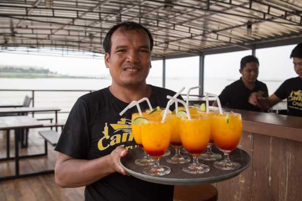 Sunset and Dinner Cruises w/Live Music, 5pm & 6pm; Free Pickup Available