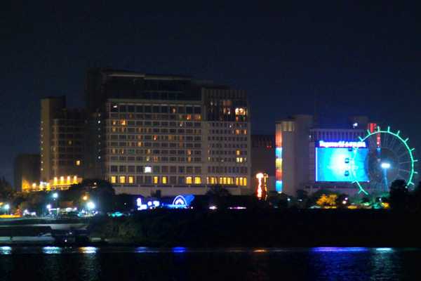 Sunset and Dinner Cruises w/Live Music, 5pm & 6pm; Free Pickup Available