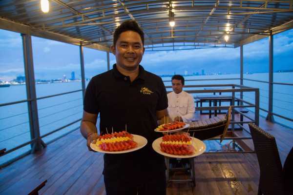 Sunset and Dinner Cruises w/Live Music, 5pm & 6pm; Free Pickup Available