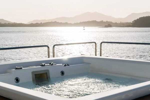 Cami Ed Mega Yacht Cruise