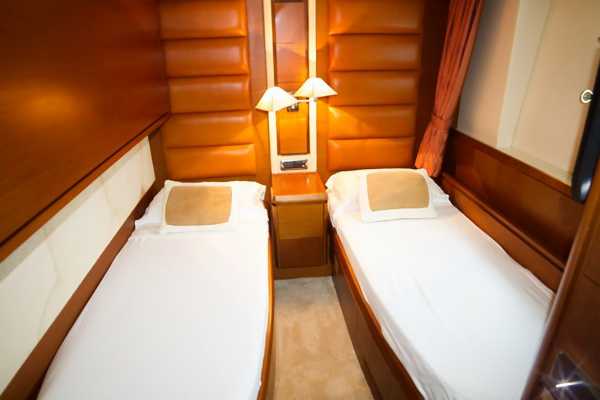 Cami Ed Mega Yacht Cruise