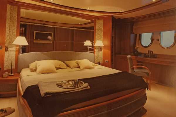 Cami Ed Mega Yacht Cruise