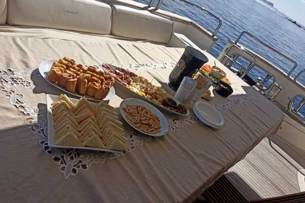 Cami Ed Mega Yacht Cruise