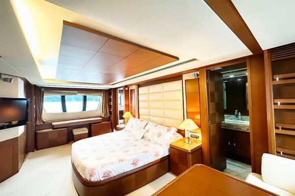 Cami Ed Mega Yacht Cruise