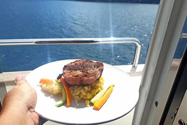 Cami Ed Mega Yacht Cruise
