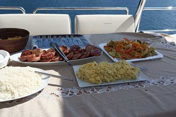 Cami Ed Mega Yacht Cruise