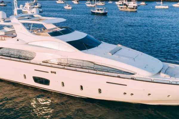 Cami Ed Mega Yacht Cruise