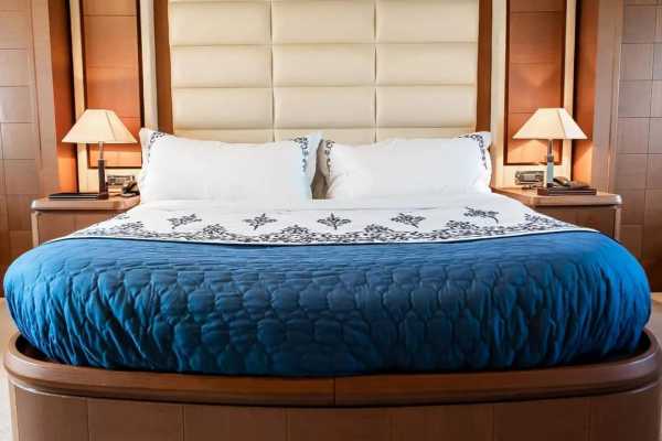 Cami Ed Mega Yacht Cruise