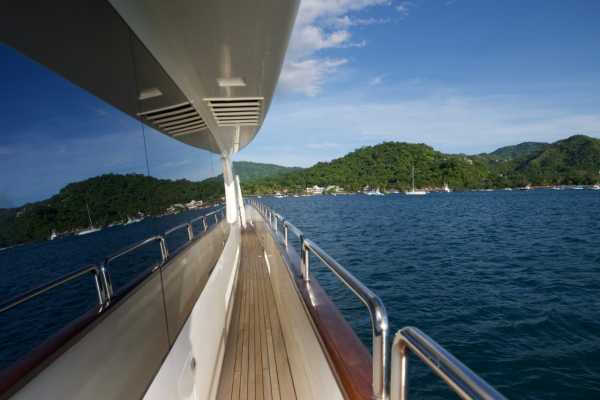 Cami Ed Mega Yacht Cruise
