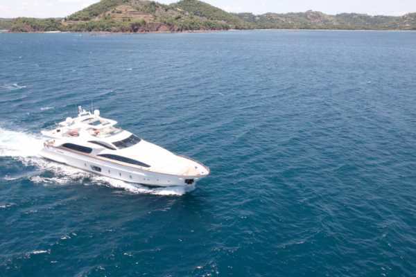 Cami Ed Mega Yacht Cruise