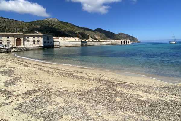 Shuttle Tour di Favignana e Levanzo da Trapani