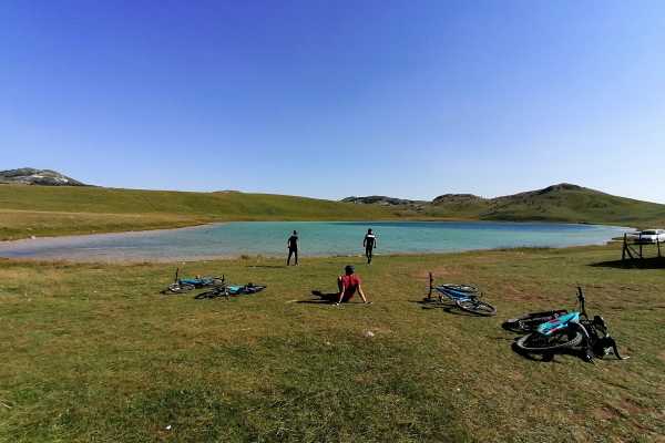 Sedlo Pass and Devil's Lake E bike tour