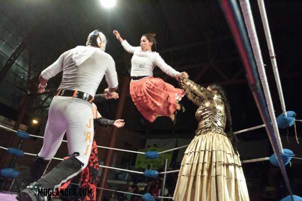 Sunday & Thursday Extended City Tour and Cholita Wrestling