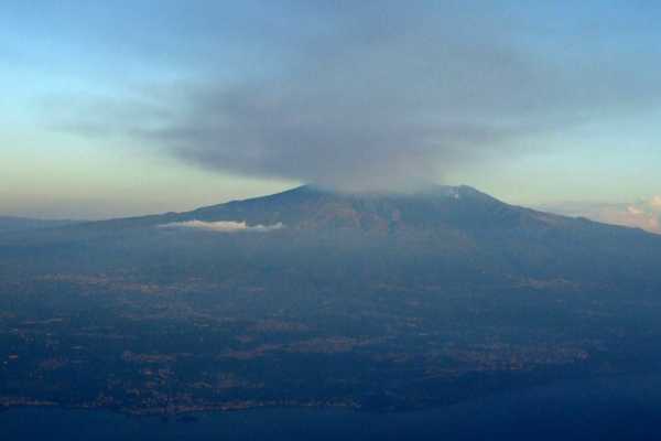 Tour privato in elicottero delle Isole Eolie