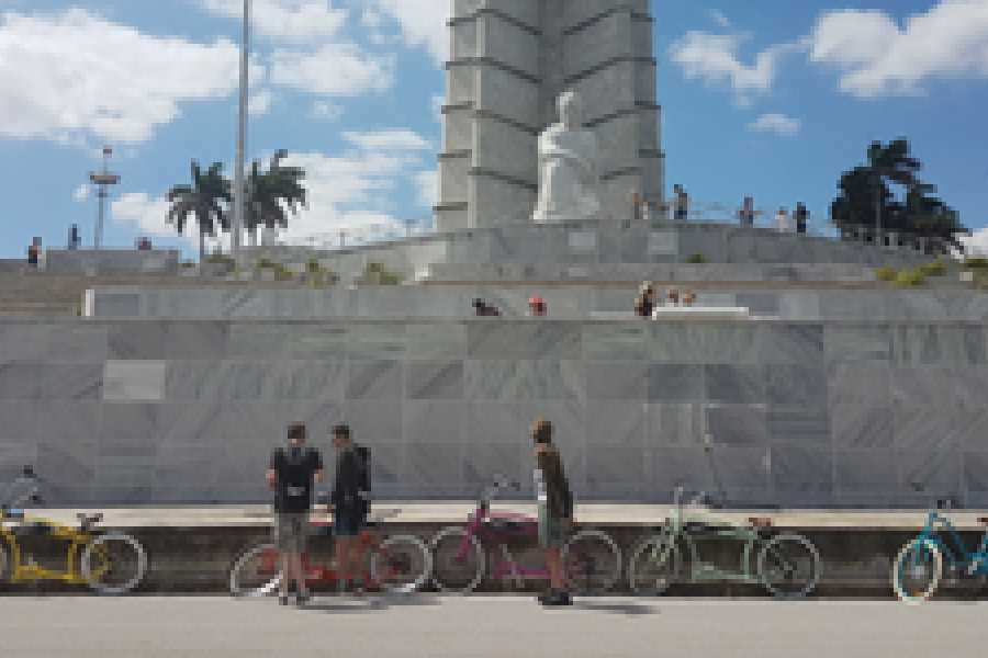 Cubyke Travel DEEP-IN Havana - Full Day - PRIVATE