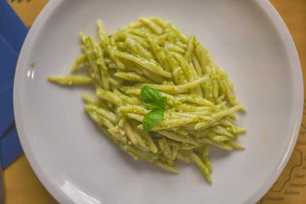 Cinque Terre tour - full day trip: Embrace the Sea Breeze