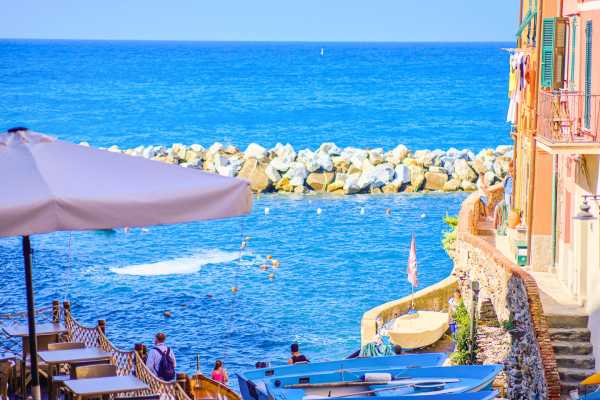 Cinque Terre tour - full day trip: Embrace the Sea Breeze