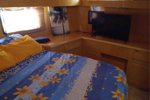 HALF DAY PRIVATE YACHT CRUISE & SNORKEL with "PARANDA"