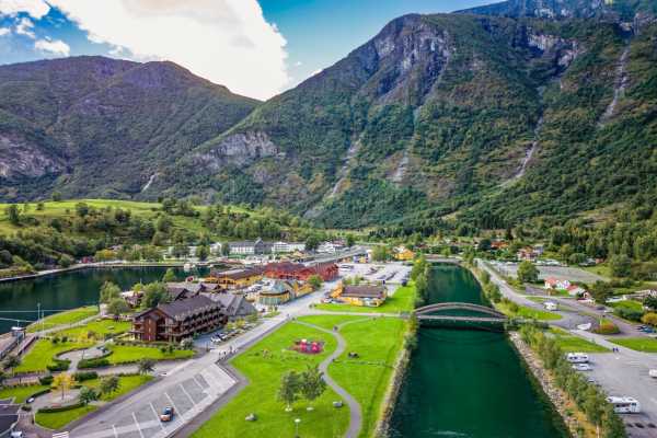 Fl&aring;m Stegastein Viewpoint & N&aelig;r&oslash;y Valley