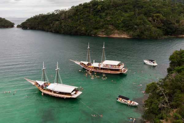 PICKUP IN RIO + ILHA GRANDE SCHOONER CRUISE + LUNCH