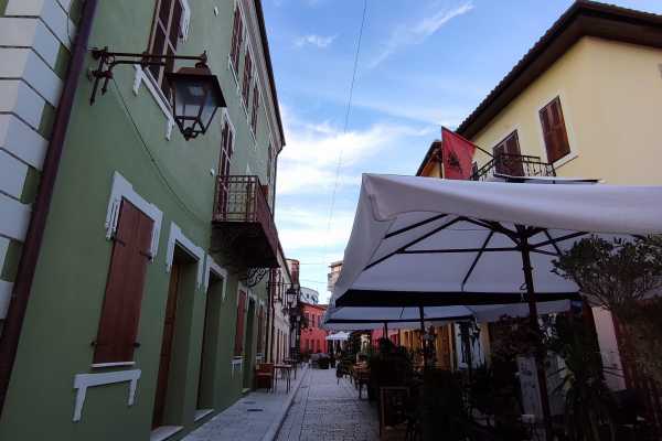 Vlor&euml; History Walking Tour: Old Town, Museum & Kuzum Baba