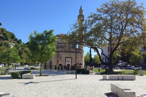 Vlor&euml; History Walking Tour: Old Town, Museum & Kuzum Baba