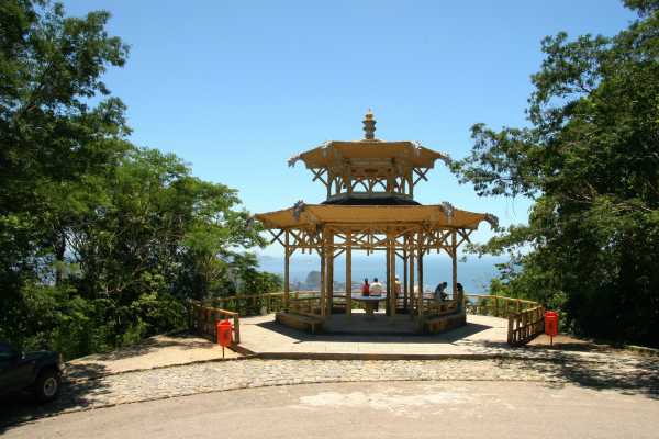 JEEP TOUR + ROCINHA FAVELA + TIJUCA RAINFOREST