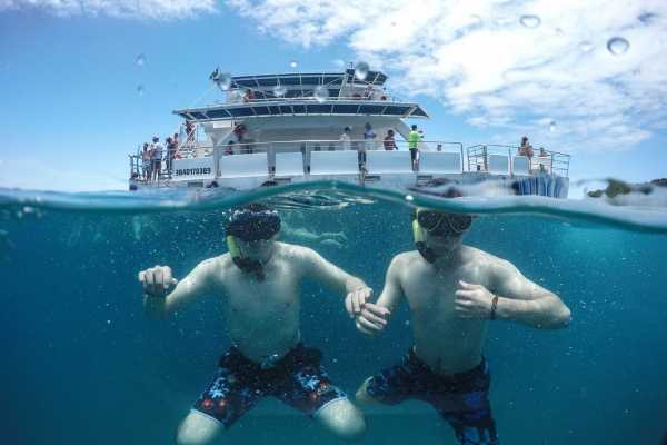 CATAMARAN CRUISE IN BUZIOS + ISLANDS + SNORKEL TOUR