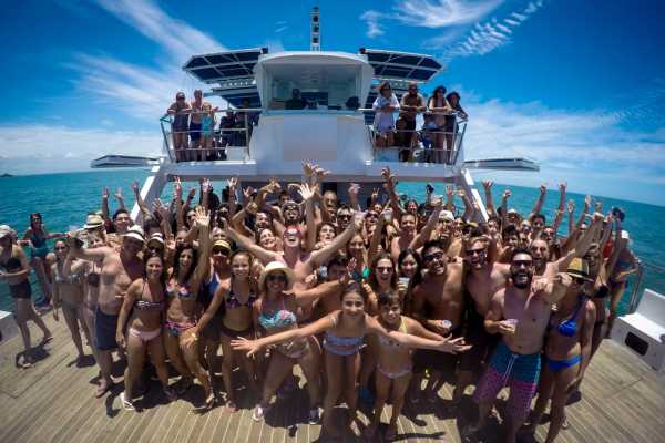 CATAMARAN CRUISE IN BUZIOS + ISLANDS + SNORKEL TOUR