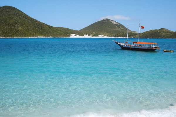 PICKUP IN BUZIOS + ARRAIAL SCHOONER CRUISE + LUNCH